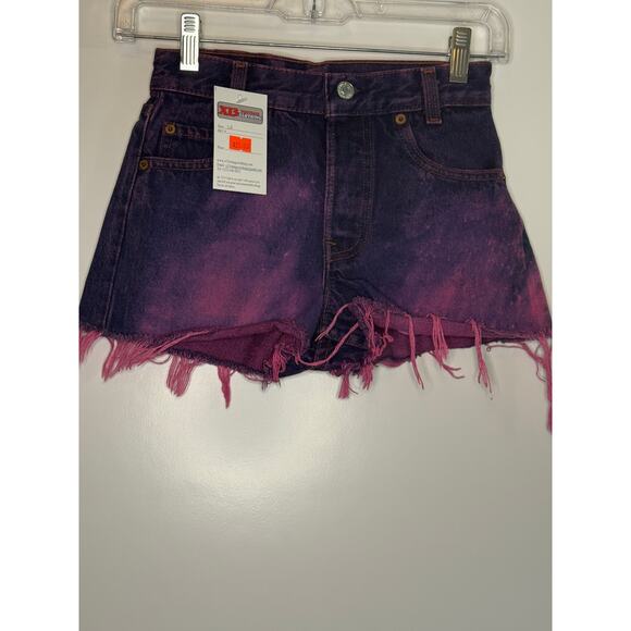 Vintage Levi's Pink Stonewashed Denim Jean Shorts 24 inch waist - Picture 1 of 4